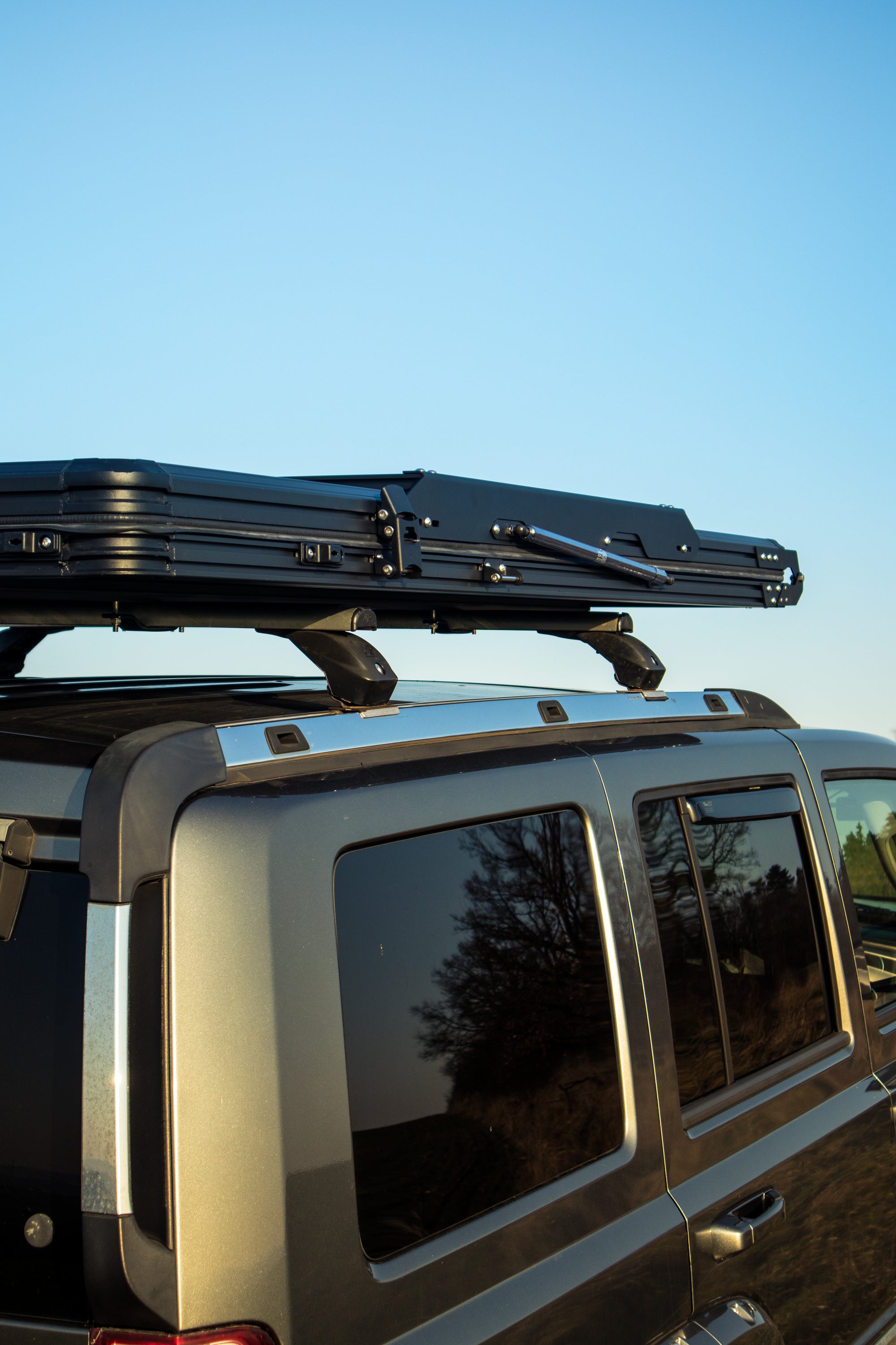 OutdoorVan Peak Lite Rooftop Tent